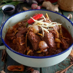 Chiang Mai Pork Curry. Kaeng Hung Leh Serving Presentation